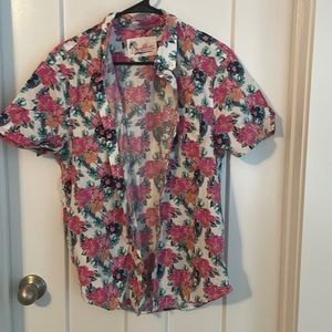 EUC Chubbies button down shirt